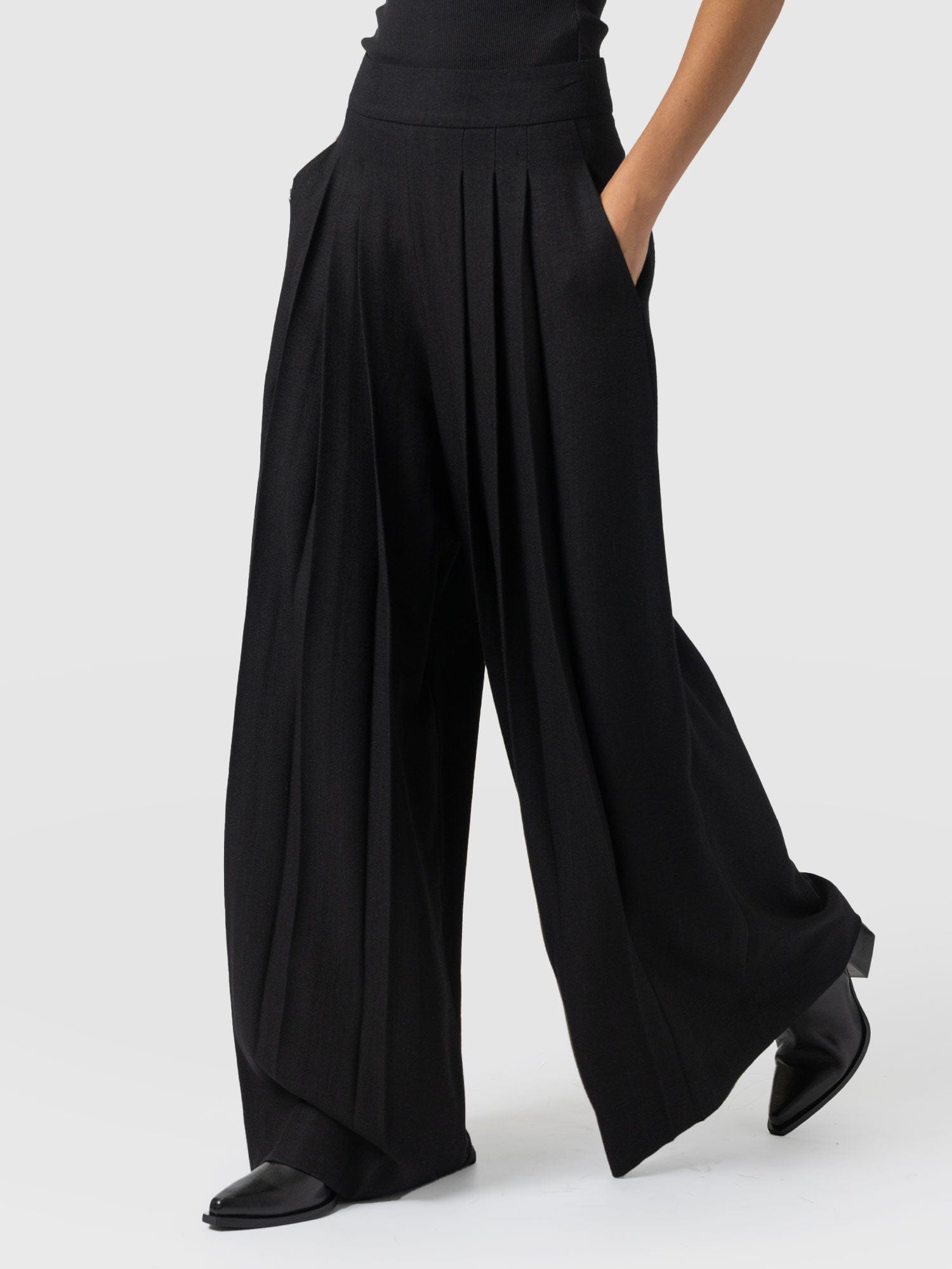 Oriya Pleated Wide Leg Pant - Black - Women's Trousers | Saint + Sofia® USA